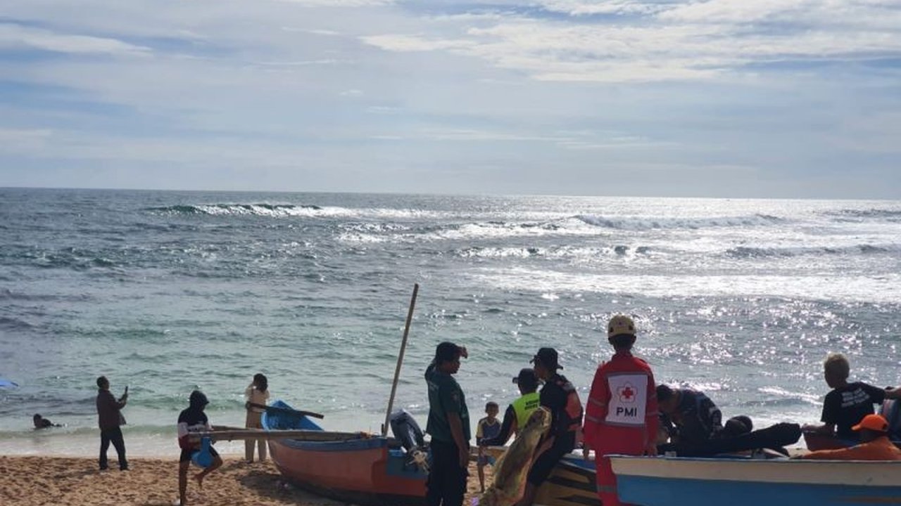 Tragedi Pantai Drini: Tiga Siswa SMP Meninggal Terseret Ombak