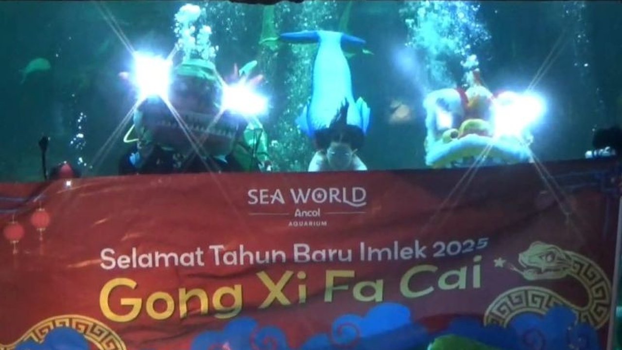 Lebih dari 120.000 pengunjung memadati Ancol selama libur panjang Isra Miraj dan Imlek 2025, menikmati berbagai atraksi dan perayaan tematik.