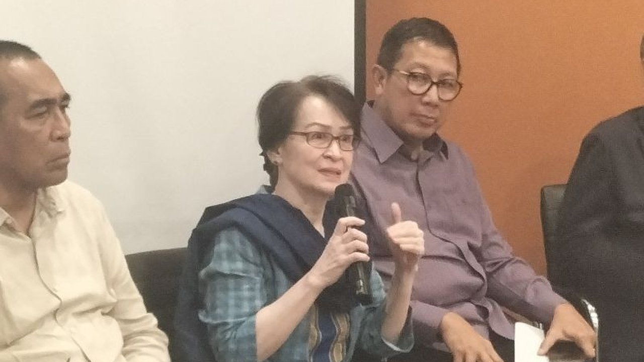 Direktur Pascasarjana STF Driyarkara, Dr. Karlina Supelli, tegas menolak pemberian IUP kepada perguruan tinggi karena dapat menggoyahkan independensi kampus dan berisiko besar bagi dunia pendidikan.