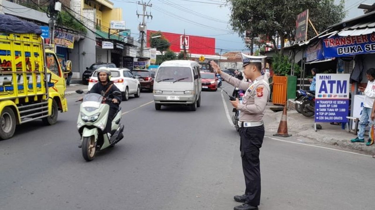 Kepolisian Resor Garut menyiapkan strategi dan personel untuk mengantisipasi kemacetan arus balik pasca libur panjang Isra Mikraj dan Imlek 2025 di sejumlah titik rawan macet di Kabupaten Garut, Jawa Barat.