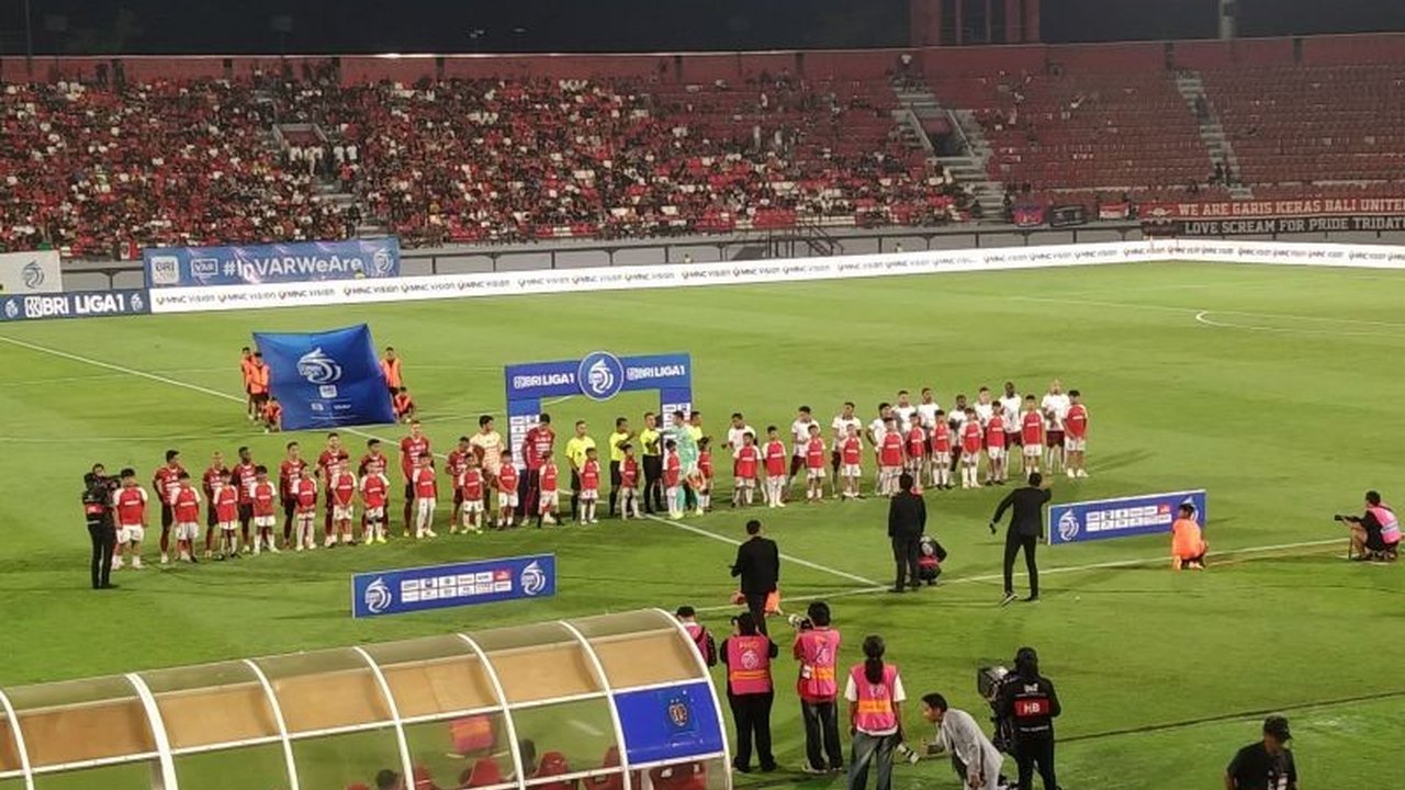 Bali United berhasil unggul atas Borneo FC dengan skor 3-2 dalam pertandingan Liga 1 Indonesia di Stadion Dipta, Gianyar, Bali, Selasa malam, setelah laga ketat yang menyuguhkan banyak gol dan kartu merah.