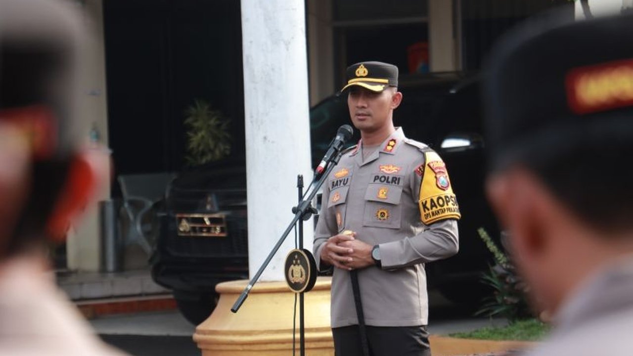 Polisi di Jember memeriksa kejiwaan AK (18), pelaku penganiayaan terhadap ayah kandungnya hingga tewas, guna menentukan langkah hukum selanjutnya setelah pelaku menjalani operasi akibat luka di leher.