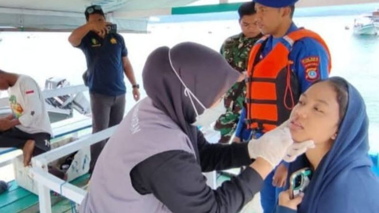 Polres Donggala, Sulteng, luncurkan klinik apung untuk memberikan layanan kesehatan gratis kepada warga pesisir dan wisatawan di tempat wisata pantai, demi menjaga keamanan dan ketertiban.
