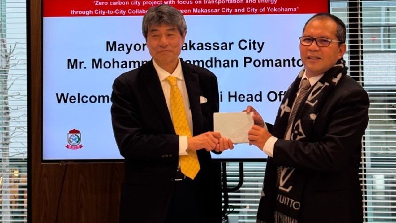 Wali Kota Makassar, Danny Pomanto, mengunjungi Jepang untuk memperkuat kolaborasi dengan Nippon Koei dan mempercepat program dekarbonisasi di Makassar, termasuk berbagi informasi mengenai Smart City dan pembangunan hijau.