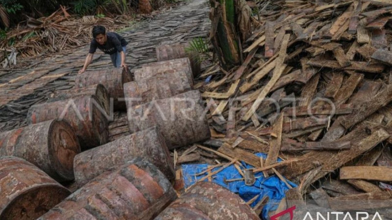 Dinas Pertanian Maluku meluncurkan program Mata Sagu untuk mengubah hutan sagu menjadi kebun sagu guna meningkatkan produksi dan mendukung ketahanan pangan daerah, sekaligus berkontribusi pada swasembada pangan nasional.