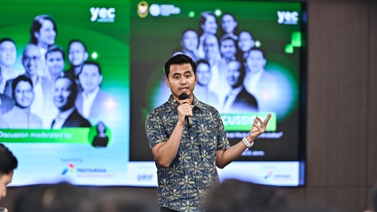 Tenaga Ahli Menteri ESDM meyakini Indonesia mampu beralih ke energi baru terbarukan (EBT) secara bertahap, kendati tantangan masih ada, dengan fokus pada solusi konkret dan peran generasi muda.