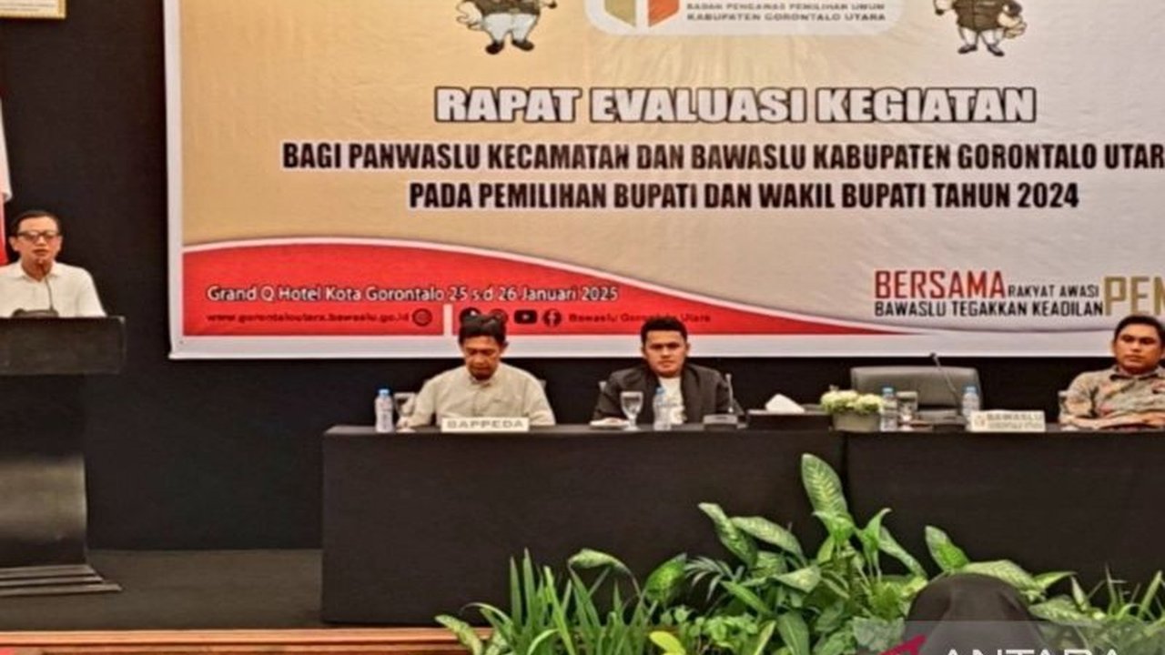 Bawaslu Gorontalo Utara menggelar evaluasi pengawasan Pilkada 2024 untuk mengidentifikasi kekurangan dan meningkatkan strategi pengawasan pemilu mendatang demi terwujudnya Pemilu yang jujur, adil, dan transparan.