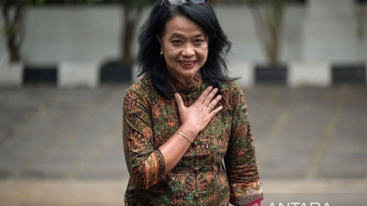 Wakil Menteri PU Diana Kusumastuti menekankan pentingnya keselamatan pengguna jalan tol dan meminta Badan Usaha Jalan Tol (BUJT) segera memperbaiki kerusakan jalan, terutama setelah insiden kerusakan kendaraan di Tol Cipali akibat lubang jalan.