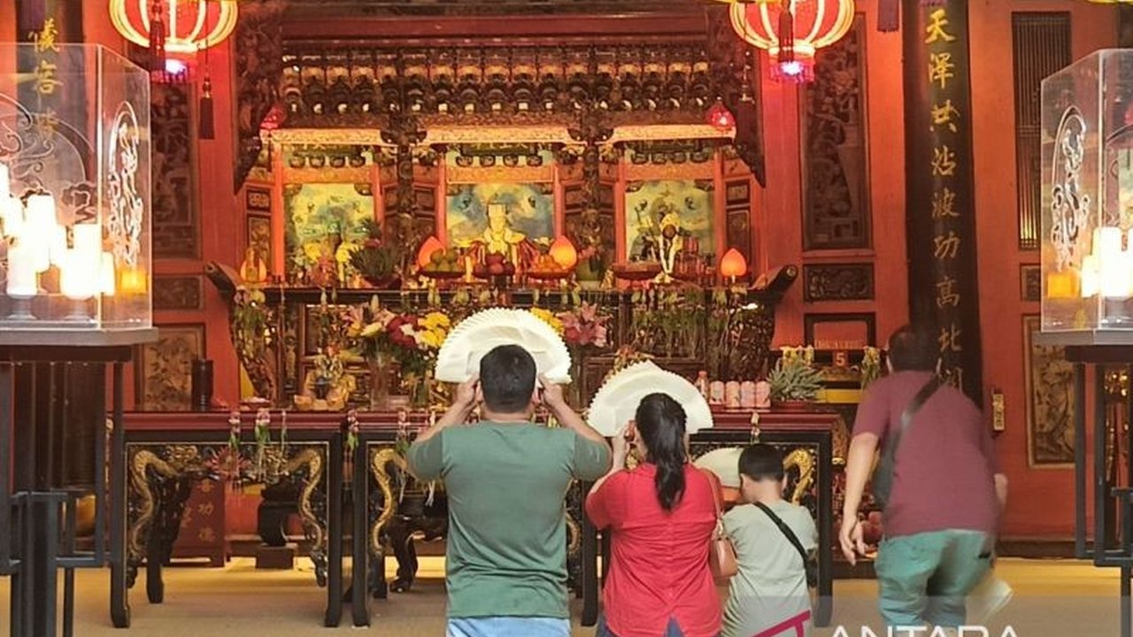 Perayaan Imlek 2576 di Kalimantan Timur bukan hanya perayaan budaya Tionghoa, tetapi juga momen penting mempererat silaturahmi antar keluarga dan masyarakat berbagai latar belakang.