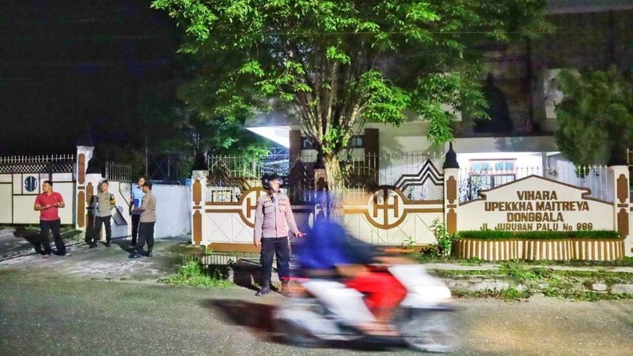 Polres Donggala menerjunkan 20 personel untuk mengamankan perayaan Imlek 2576 di Vihara Uppekha Maitreya, Banawa, guna memastikan keamanan, ketertiban, dan kelancaran perayaan tersebut.