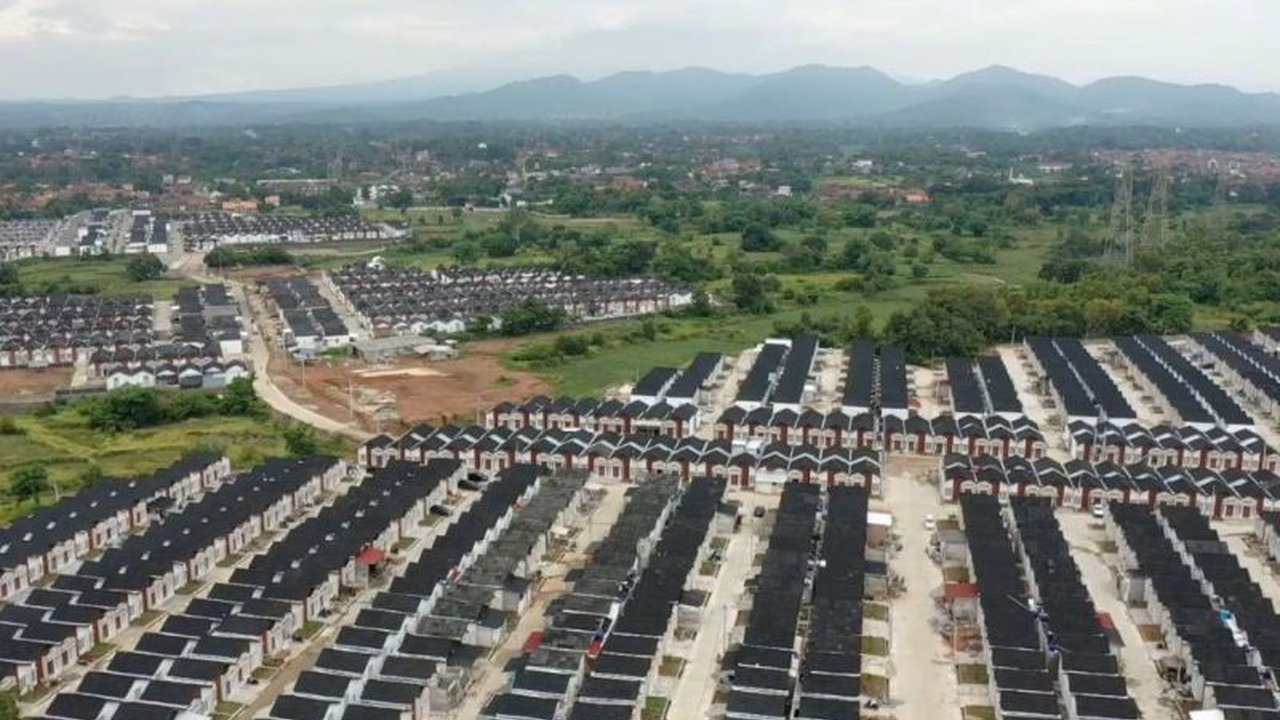 Kementerian PUPR mendorong pembangunan rumah ramah lingkungan untuk meningkatkan kenyamanan dan kesehatan penghuni, serta memberikan insentif berupa bantuan PSU bagi pengembang perumahan subsidi yang memiliki sertifikat bangunan hijau.