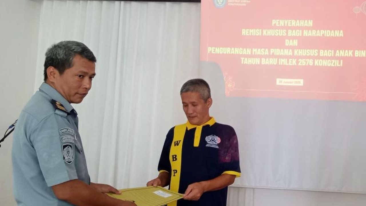 Sebanyak tiga narapidana di Jawa Tengah yang beragama Konghucu menerima remisi hukuman dalam rangka perayaan Tahun Baru Imlek 2025 setelah memenuhi sejumlah persyaratan administratif dan substantif.