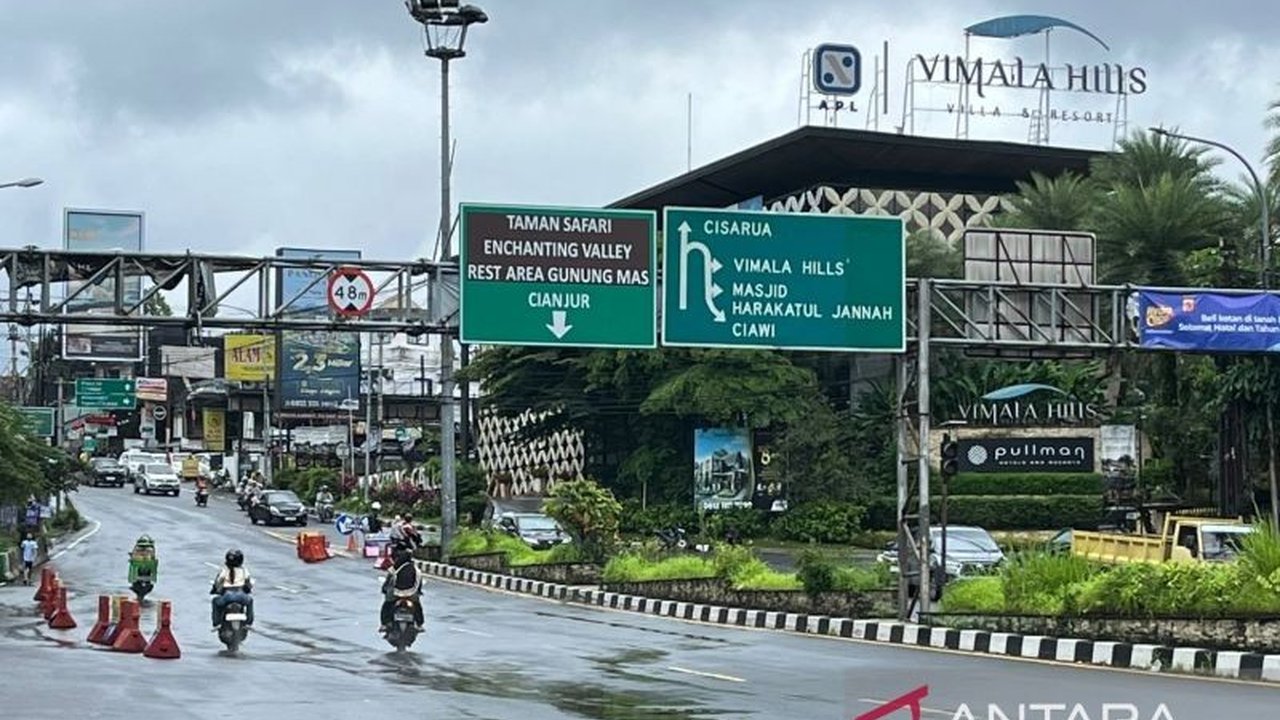 Jalur wisata Puncak di Kabupaten Bogor terpantau lengang pada hari terakhir libur panjang Isra Miraj dan Imlek, Rabu (29/1), berbeda dengan kepadatan tinggi pada Minggu sebelumnya yang mencapai lebih dari 100.000 kendaraan.
