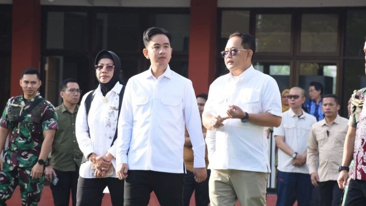 Wakil Presiden Gibran Rakabuming Raka menginstruksikan penambahan fasilitas kolam renang di SMANOR Sidoarjo untuk meningkatkan kualitas atlet muda, sekaligus mendorong Pemprov Jatim berkoordinasi dengan kementerian terkait.