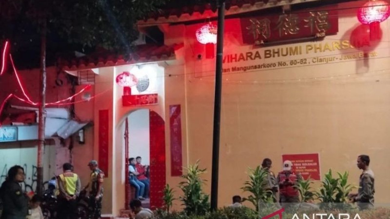 Bupati Cianjur, Herman Suherman, menjamin keamanan dan kenyamanan perayaan Imlek 2025 di Cianjur dengan pengerahan personel gabungan TNI/Polri, Satpol PP, dan Dishub untuk menjaga vihara dan lokasi perayaan.