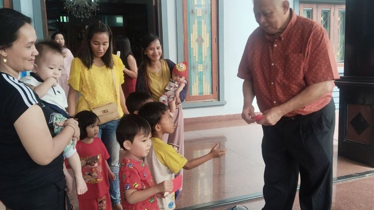 Majelis Tinggi Agama Khonghucu Indonesia (Matakin) Sumatera Selatan memanfaatkan momen Imlek 2025 untuk mempererat tali persaudaraan dan persahabatan melalui acara open house yang dihadiri berbagai kalangan.