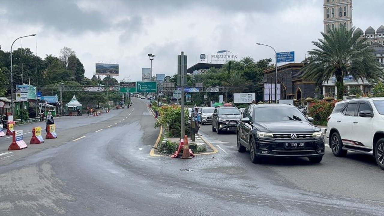 Kepolisian Polres Bogor telah mencabut rekayasa lalu lintas di jalur Puncak setelah libur panjang Isra Miraj dan Imlek 2025, meski tetap bersiaga untuk akhir pekan.