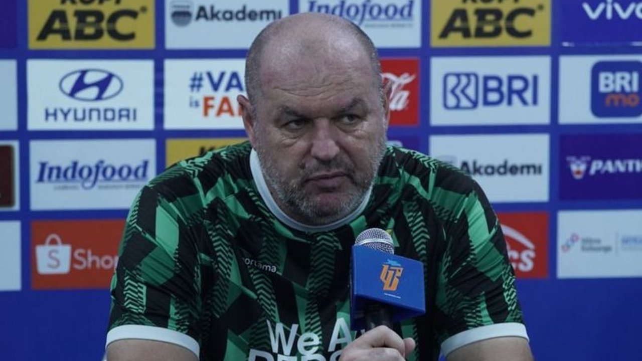 Persib Bandung, di bawah pelatih Bojan Hodak, mengincar kemenangan penuh atas Dewa United pada laga Jumat malam di Stadion Gelora Bandung Lautan Api, meski mengakui kekuatan lawan yang cukup signifikan.