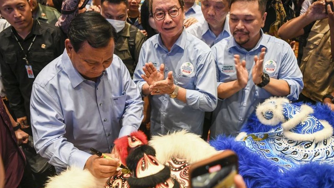 Presiden Prabowo Subianto menyampaikan ucapan selamat Tahun Baru Imlek 2576 kepada seluruh masyarakat Indonesia yang merayakan, menekankan pentingnya persaudaraan dan keberagaman dalam semangat Bhinneka Tunggal Ika.