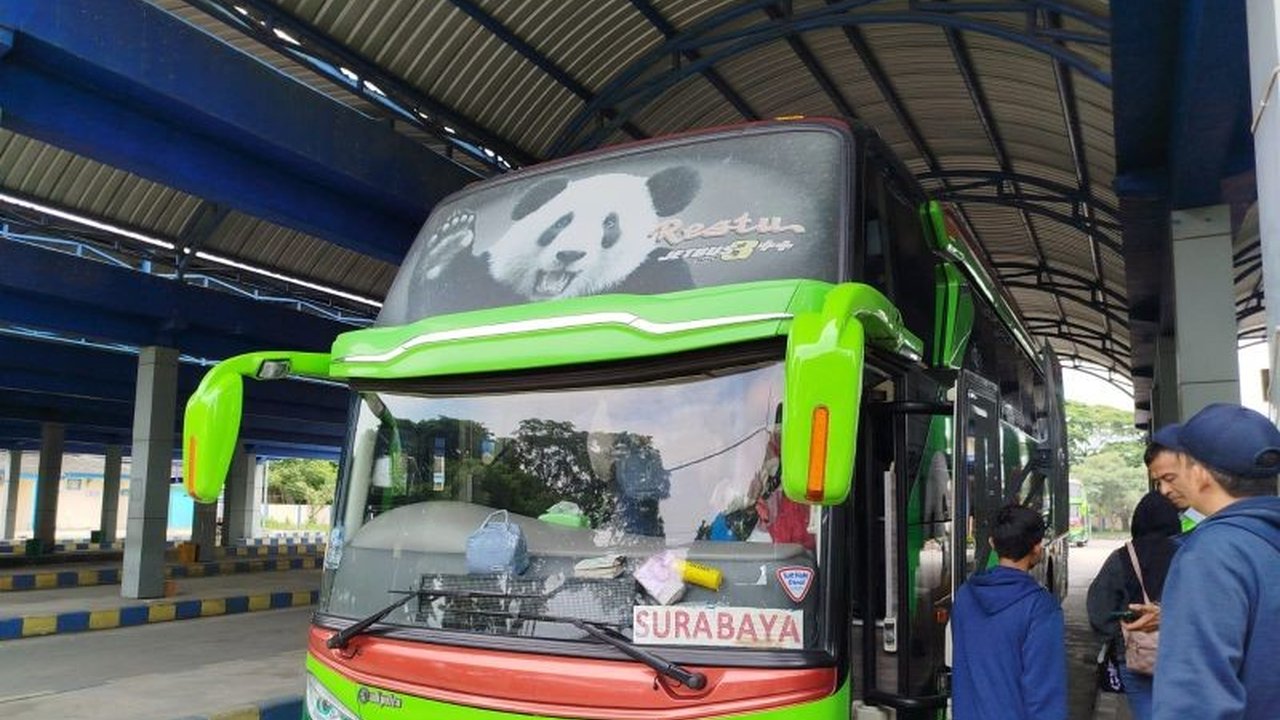 Jumlah penumpang bus di Terminal Seloaji, Ponorogo meningkat signifikan selama libur panjang Isra Mi'raj dan Tahun Baru Imlek 2025, mencapai lebih dari 4000 penumpang pada puncak arus balik.