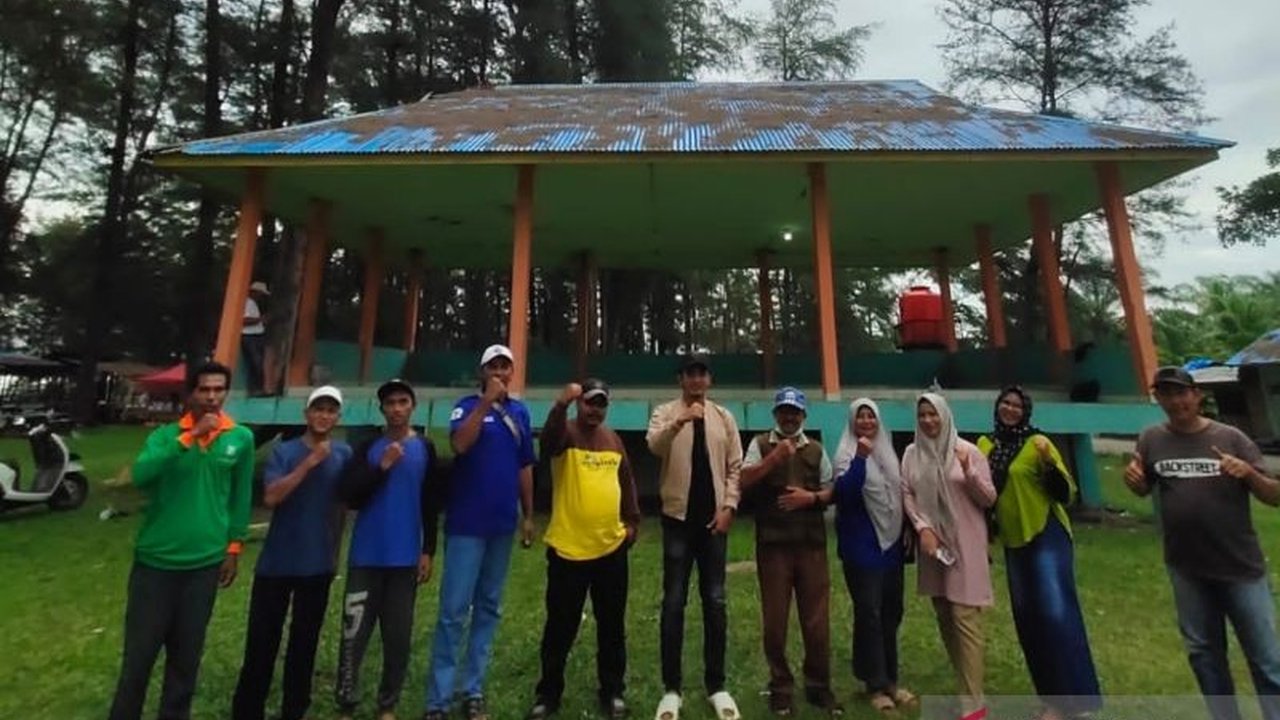 Pokdarwis Desa Pulau Baru, Mukomuko, mengajukan empat usulan pengembangan Pantai Batu Kumbang kepada DPRD Mukomuko, meliputi master plan, penambahan listrik, pelebaran lapangan, dan renovasi panggung.