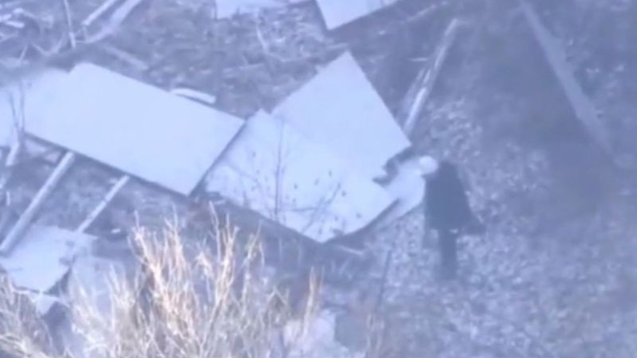 Pekerja Migran Indonesia (PMI) asal Palembang, Tris Risky Akbar Reformansyah, meninggal dunia akibat kecelakaan kerja di Jepang dan akan dipulangkan ke Indonesia pada 1 Februari 2025.