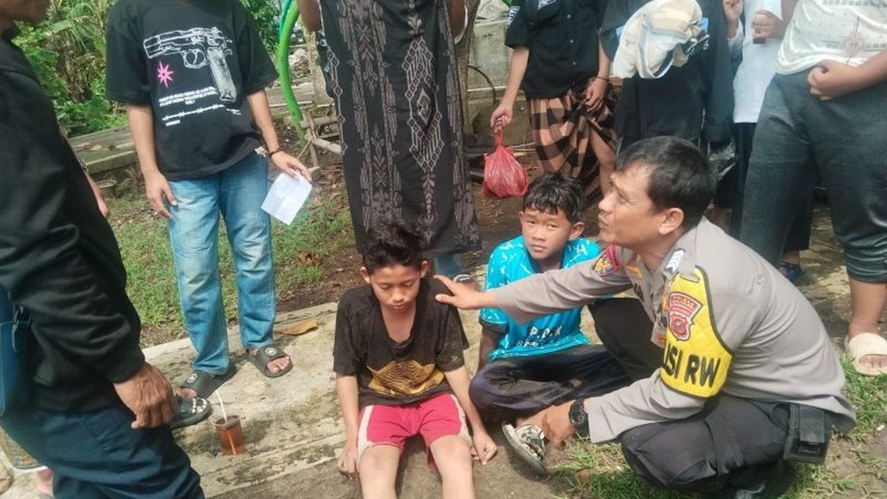 Tim pengamanan pantai berhasil menyelamatkan dua santri asal Sukaraja yang tenggelam di Pantai Citepus, Sukabumi, Rabu, setelah terseret arus saat berenang.