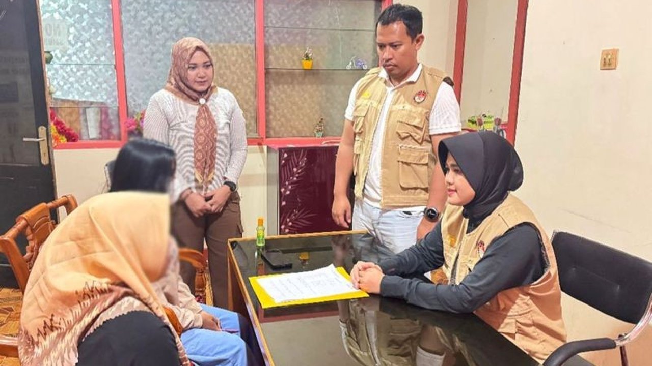 Polda Gorontalo memberikan pendampingan psikologis kepada korban pencabulan anak di Gorontalo,  dengan melibatkan konseling intensif dan kerjasama berbagai pihak untuk memastikan pemulihan maksimal korban serta pencegahan kasus serupa.
