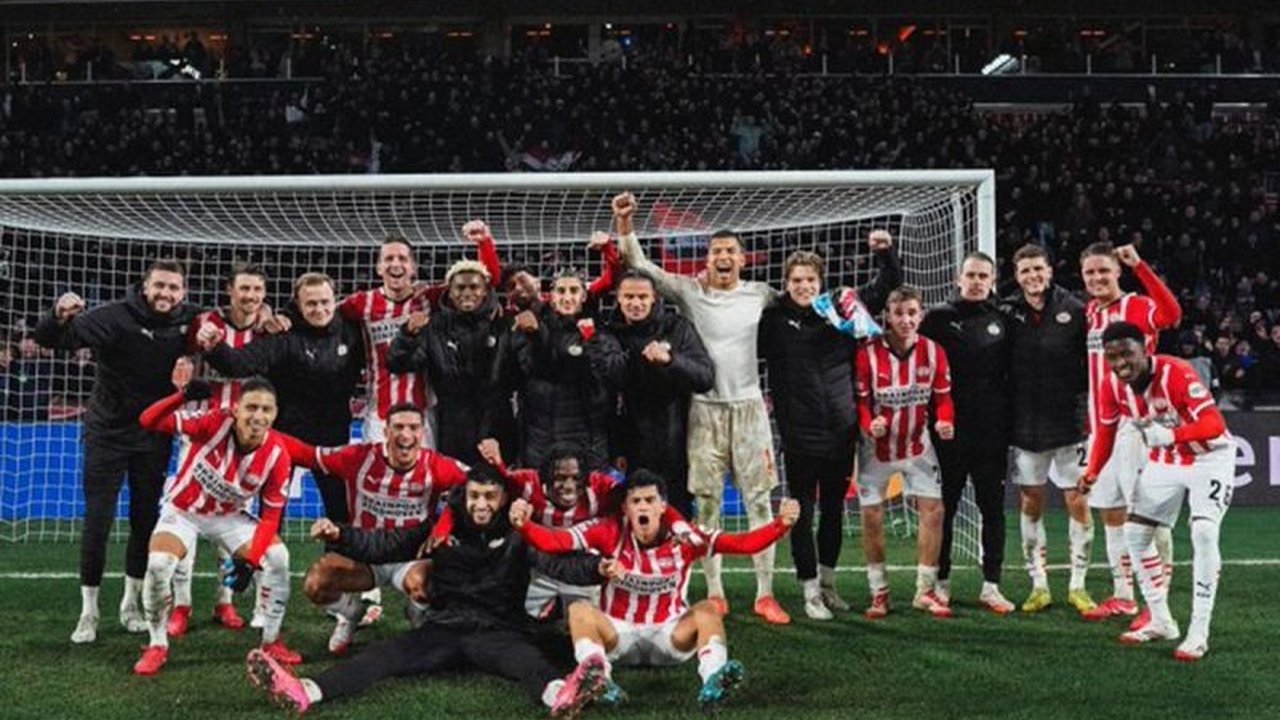 PSV Eindhoven sukses memberikan kekalahan perdana kepada Liverpool di Liga Champions dengan skor 3-2 dalam pertandingan menegangkan di Stadion Philips, Eindhoven.