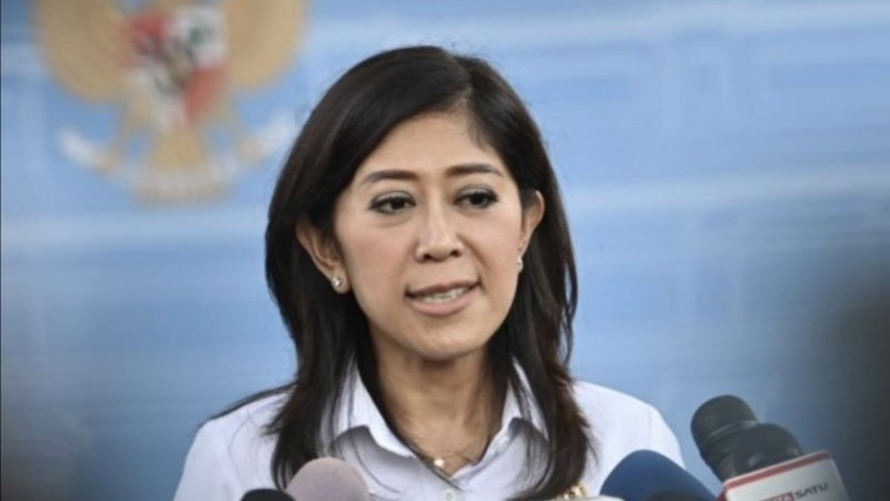 Dalam 100 hari pertama, Kementerian Komunikasi dan Informatika (Kominfo) telah melakukan berbagai langkah strategis untuk menciptakan ruang digital Indonesia yang aman, inklusif, dan berdaya guna, termasuk memblokir konten negatif dan judi online serta me