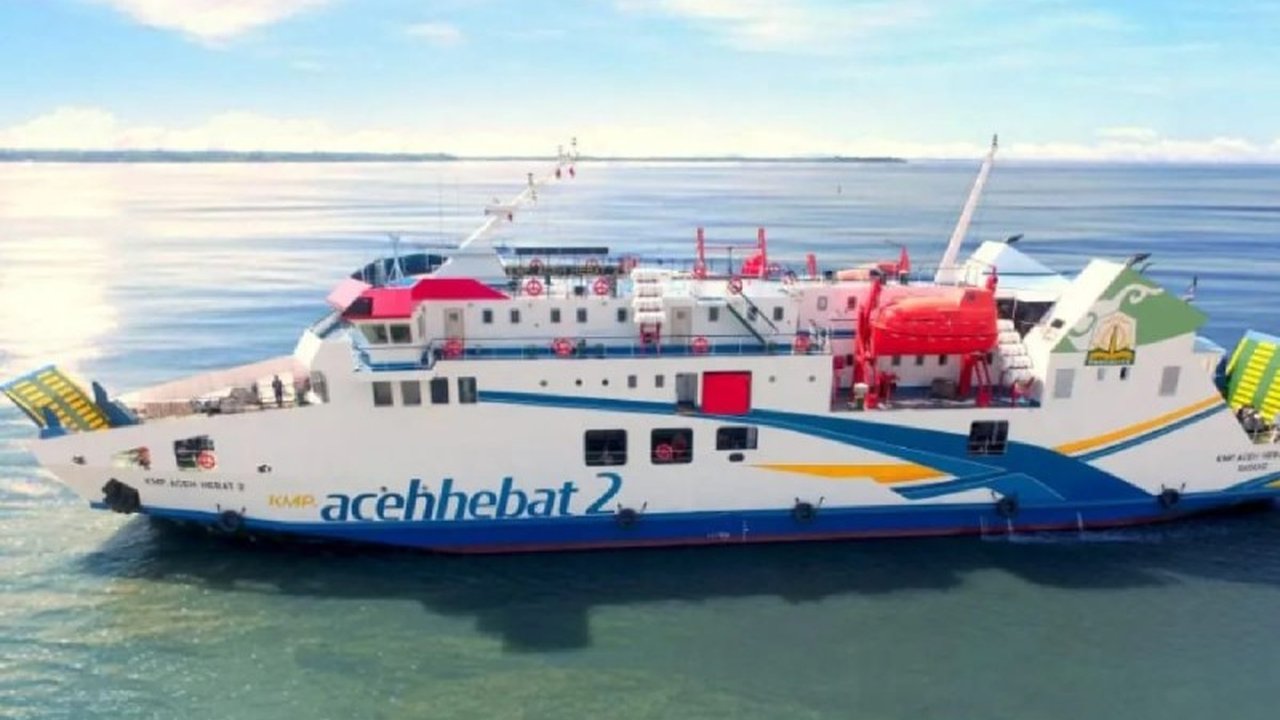 Setelah perawatan di galangan kapal, KMP Aceh Hebat 2 kembali beroperasi melayani penyeberangan Ulee Lheue-Balohan Sabang, menambah kapasitas layanan transportasi laut di Aceh.