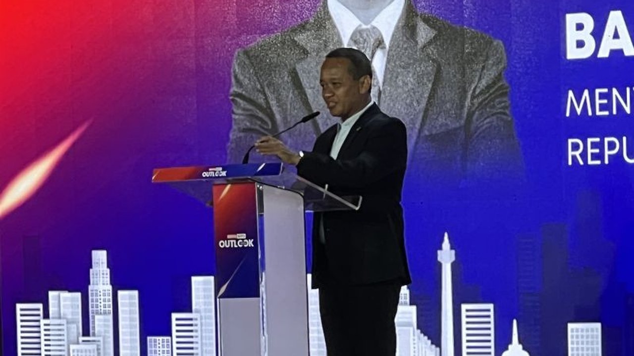 Keputusan Amerika Serikat keluar dari Perjanjian Paris membuat Indonesia dilema dalam mengembangkan energi terbarukan karena berdampak pada pendanaan dan komitmen global, meskipun Indonesia tetap berkomitmen menjaga kualitas udara.