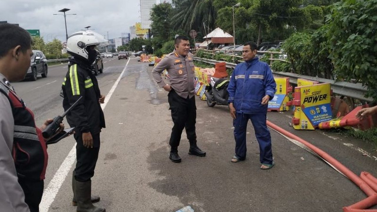 Aktivitas penerbangan dan akses jalan di Bandara Soekarno-Hatta telah kembali normal setelah sebelumnya terdampak banjir yang sempat menggenangi beberapa titik di sekitar bandara.