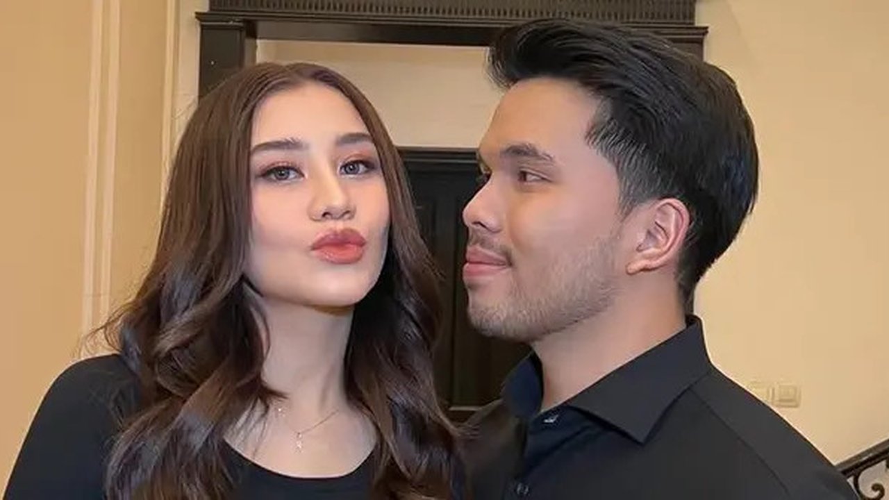 Aaliyah Massaid Serba Chanel saat Berikan Kejutan Ulang Tahun Suaminya. [@ochiipramita]