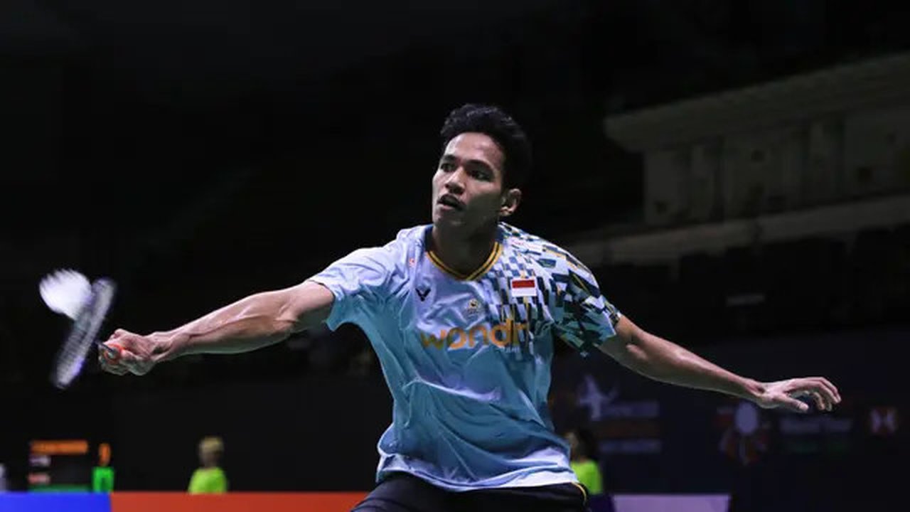 Tunggal putra Indonesia Chico Aura Dwi Wardoyo mengalahkan Tharun Mannepalli dari India pada 32 besar Thailand Masters 2025. Chico menang 21-11 dan 21-15 di Nimibutr Stadium, Patumwan