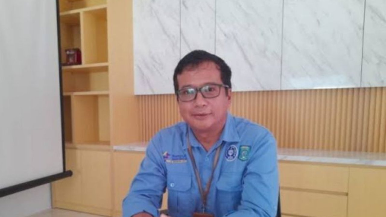 Pemkab Bangka Tengah waspada terhadap potensi munculnya kluster kemiskinan baru setelah 600 karyawan perusahaan sawit milik tersangka korupsi Thamron di-PHK,  mengingat pendapatan masyarakat setempat yang sudah mendekati garis kemiskinan.