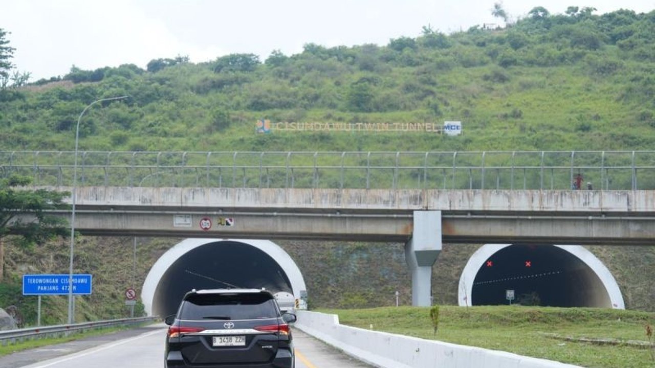 Wakil Menteri PU meminta seluruh Badan Usaha Jalan Tol (BUJT) untuk segera melakukan preservasi jalan tol guna memastikan kelancaran arus mudik Lebaran 2025, dengan fokus perbaikan kerusakan jalan akibat curah hujan.
