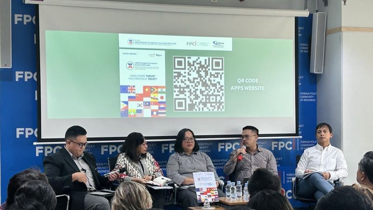 BRIN mengungkapkan survei pemerintah menunjukkan hubungan erat Indonesia-China yang telah terjalin kuat sejak era Presiden Susilo Bambang Yudhoyono hingga Joko Widodo, ditandai kerja sama ekonomi dan diplomasi tingkat tinggi.