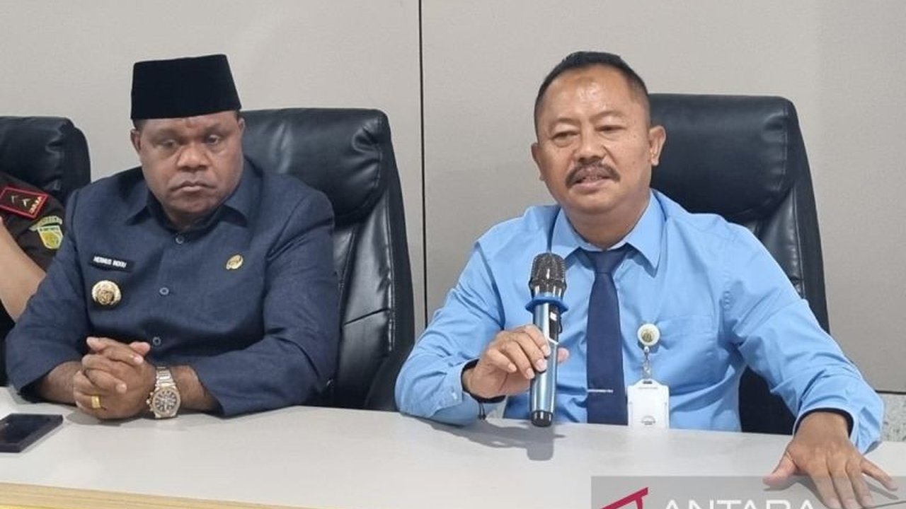 Pemkab Manokwari berkolaborasi dengan Kejari Manokwari untuk melakukan pemulihan aset daerah yang dikuasai pihak lain, termasuk mantan pejabat, guna mewujudkan pemerintahan yang efisien dan efektif.