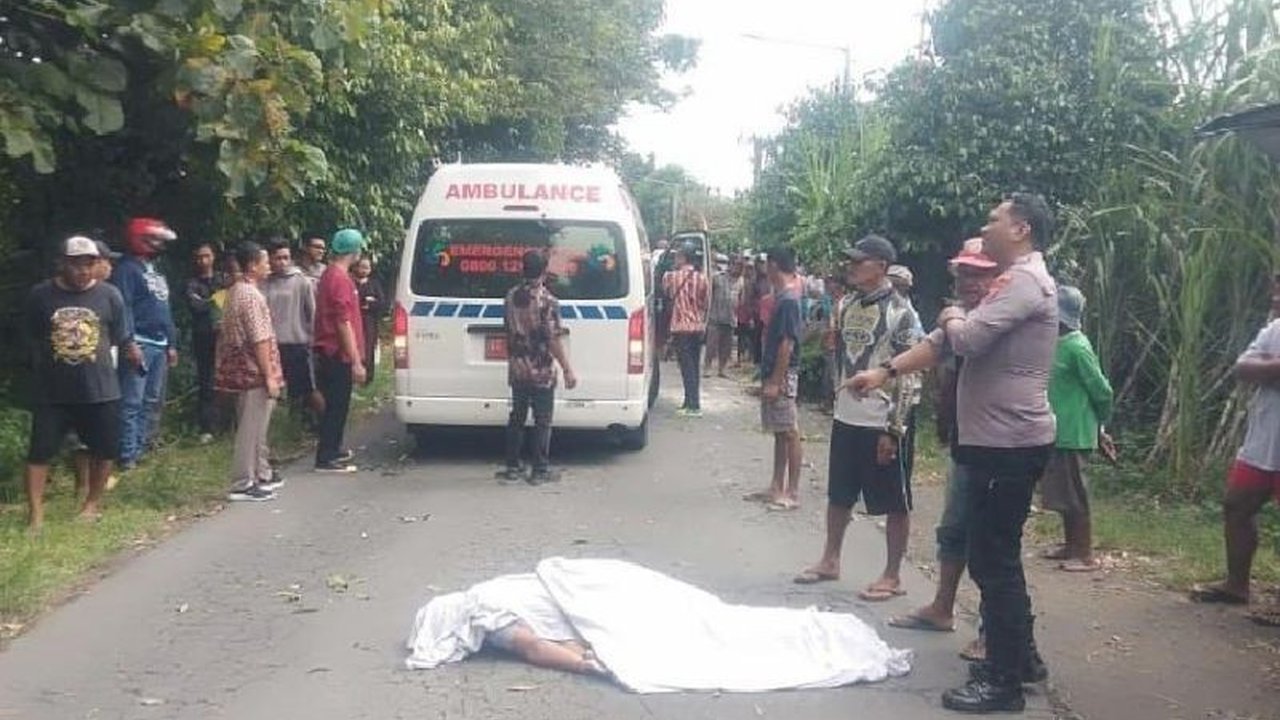 Seorang pelajar di Kediri tewas setelah tertimpa pohon sengon yang tumbang saat mengendarai sepeda motor di Jalan Dusun Blimbing Timur, polisi masih menyelidiki penyebab kejadian.