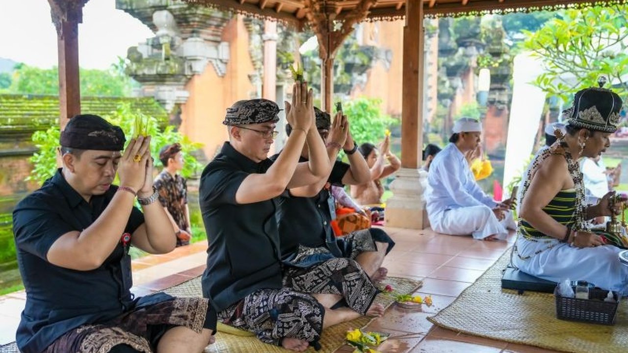 Ida Bagus Surya Suamba dilantik sebagai Sekretaris Daerah (Sekda) Kabupaten Badung menggantikan I Wayan Adi Arnawa, dan diharapkan mampu mewujudkan visi misi Bupati Badung periode 2025-2029.