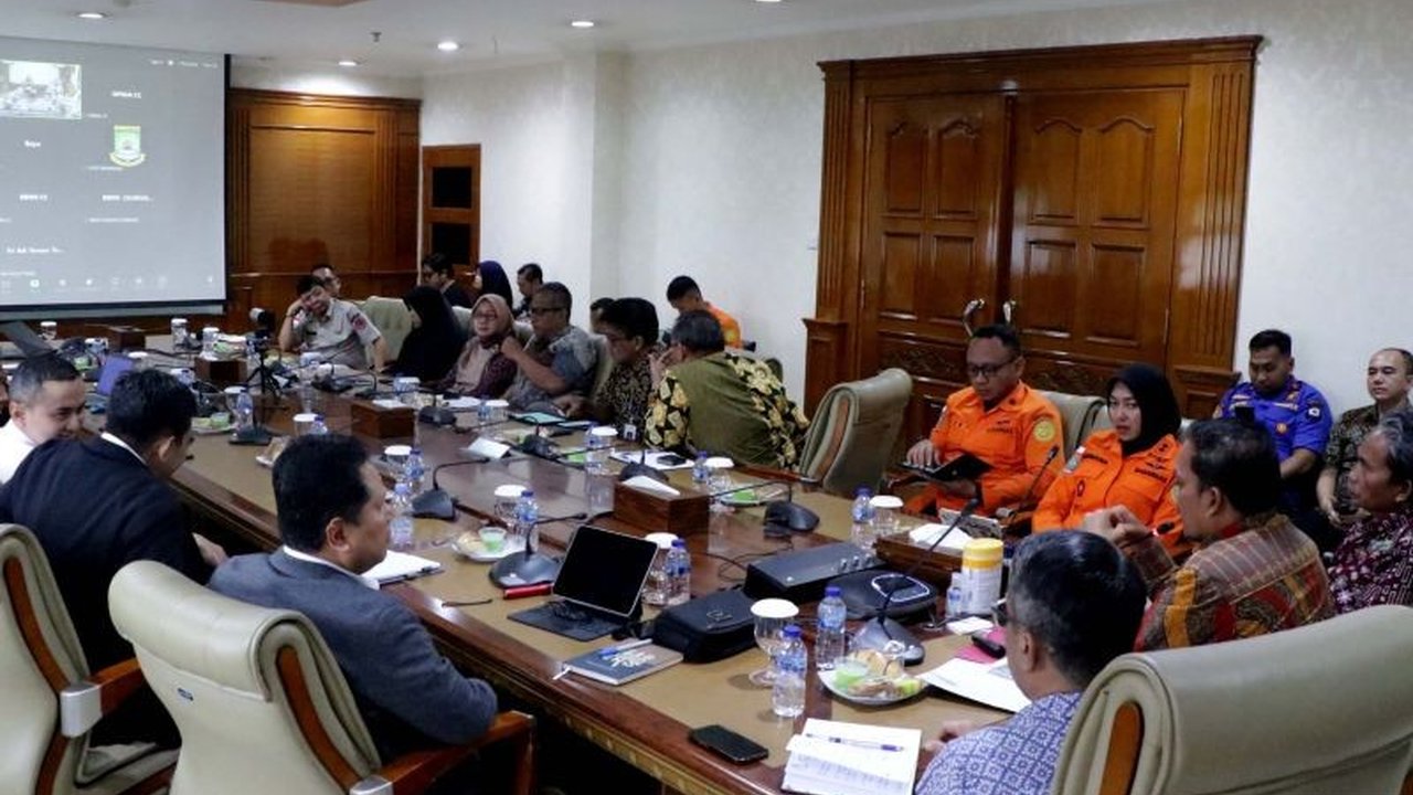 Pemkot Tangerang dan BNPB berkolaborasi menormalisasi saluran Kali Perancis untuk mengatasi banjir di sekitar Bandara Soekarno-Hatta, termasuk kajian sistem drainase dan antisipasi cuaca ekstrem.