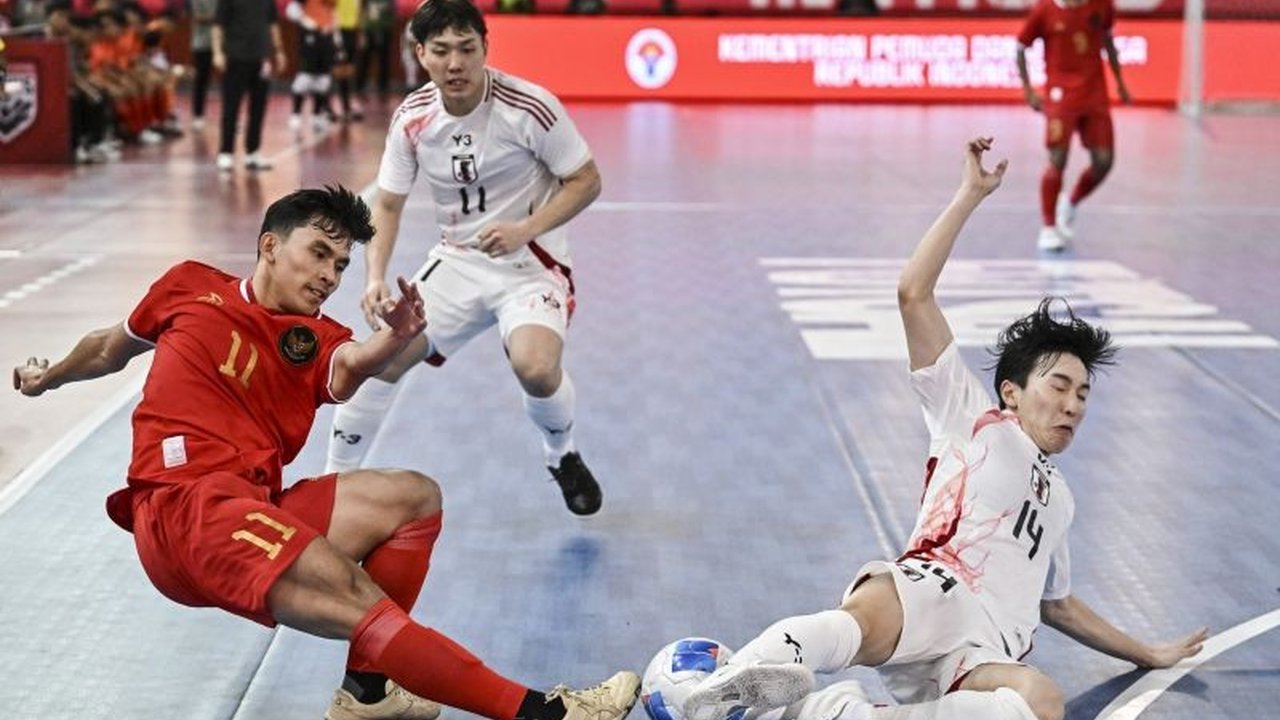 Timnas Futsal Indonesia berhasil mengalahkan Jepang dengan skor tipis 1-0 dalam laga 4 Nations World Series 2025 di Jakarta, Kamis (30/1), berkat gol Samuel Eko di menit ke-29.