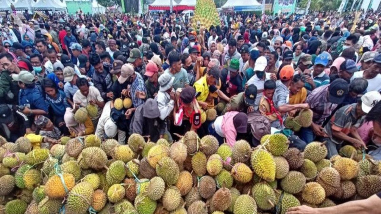 Sulawesi Tengah (Sulteng) telah memanen 1,2 juta pohon durian yang siap diekspor ke Tiongkok pada Februari 2025, menandai peningkatan signifikan dalam produksi dan peluang ekonomi bagi daerah tersebut.