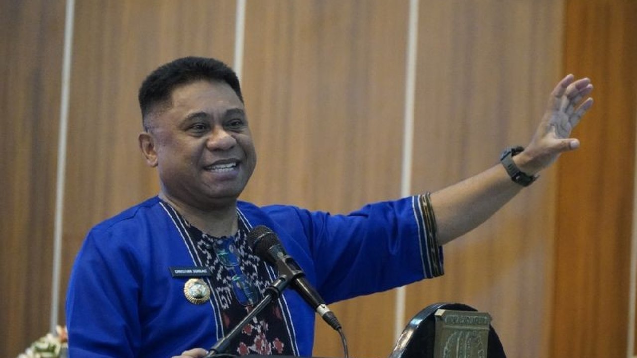 Penjabat Wali Kota Jayapura, Christien Sohilait, meminta kepala kampung di 14 wilayah untuk mempersiapkan ketahanan pangan lokal guna mendukung program Makan Bergizi Gratis (MBG) dan memastikan asupan gizi masyarakat tercukupi dari tingkat kampung.