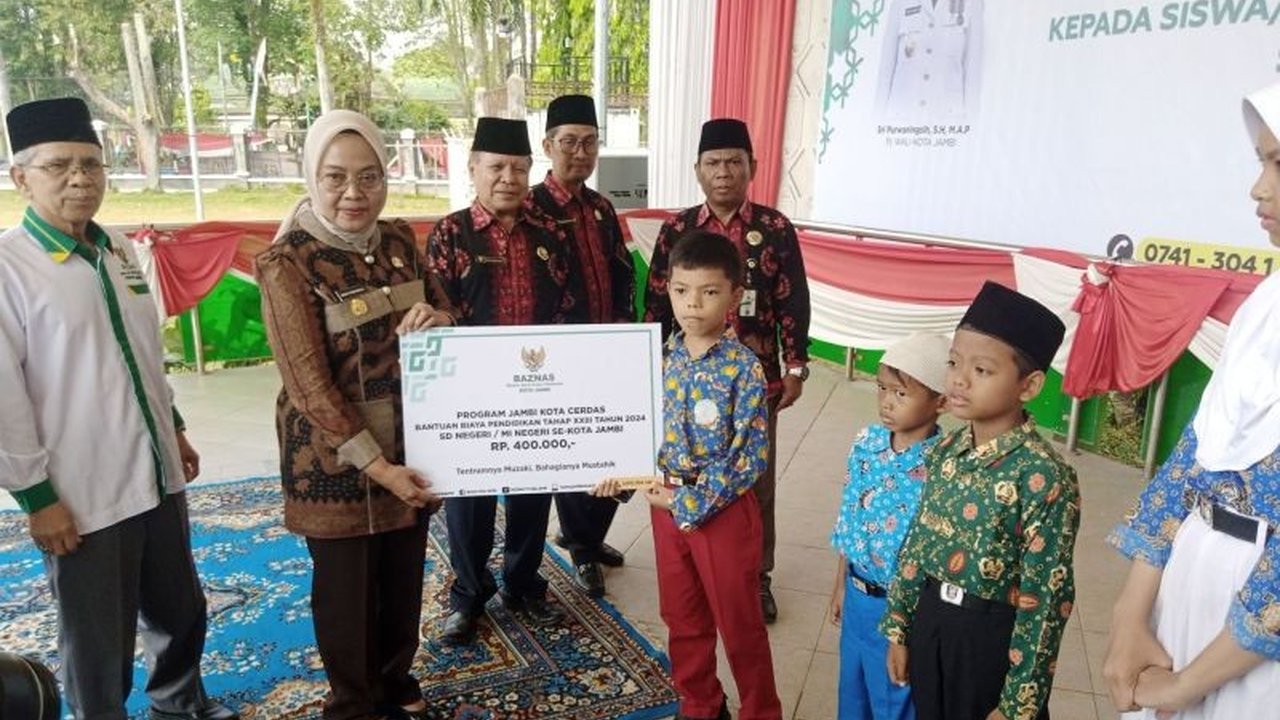 Baznas Kota Jambi memasang target penerimaan zakat, infak, dan sedekah sebesar Rp13,5 miliar pada tahun 2025, dengan fokus optimalisasi Unit Pengumpul Zakat (UPZ) di sekolah-sekolah dan kecamatan.