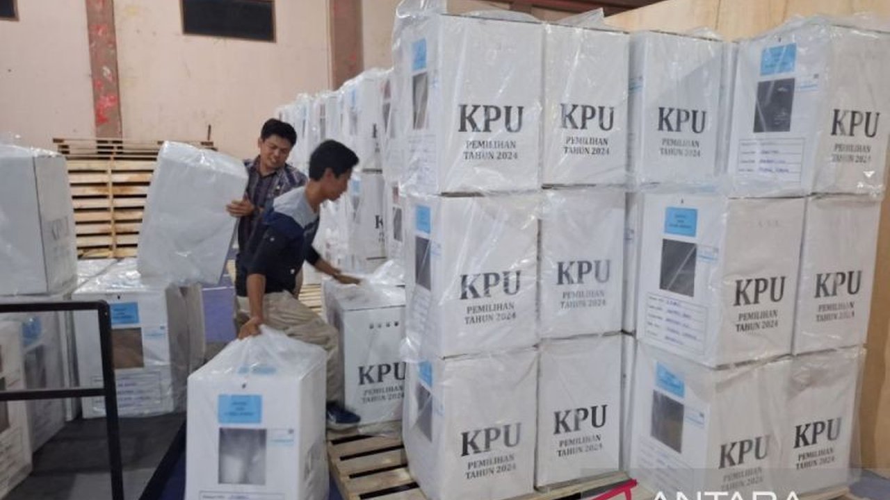KPU Rejang Lebong, Bengkulu, akan melelang 33,7 ton logistik bekas Pemilu 2024, termasuk kotak suara, bilik suara, dan surat suara, setelah mendapat izin dari KPU RI dan ANRI.