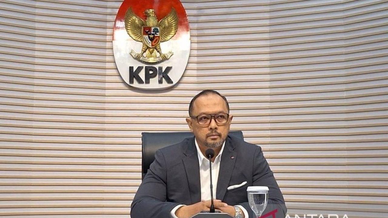 Pemerintah Indonesia, termasuk KPK, fokus pada proses ekstradisi Paulus Tannos dari Singapura atas kasus korupsi KTP elektronik, dengan koordinasi antar lembaga terkait untuk percepatan proses.