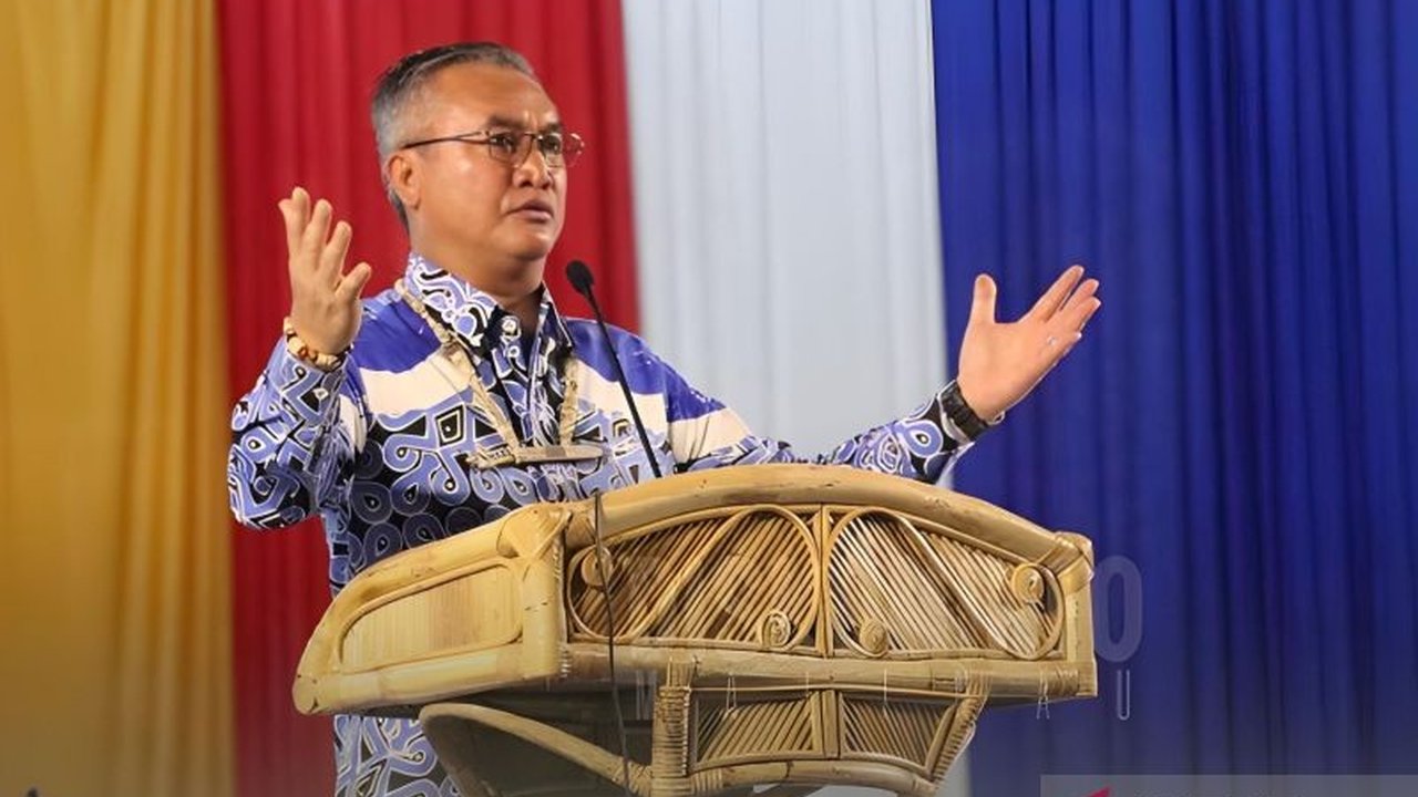 Bupati Malinau, Wempi W Mawa, meminta seluruh OPD segera optimalkan realisasi fisik dan keuangan APBD 2025 senilai Rp3,2 triliun untuk pertumbuhan ekonomi, lapangan kerja, dan pengurangan kemiskinan di Kabupaten Malinau.