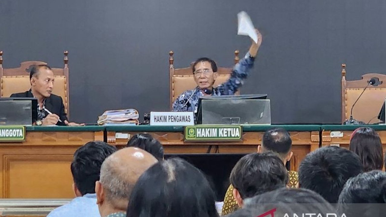 Pengadilan Niaga Semarang memberi waktu 21 hari kepada kurator dan manajemen Sritex untuk berembuk, menentukan kelanjutan usaha atau penyelesaian utang pasca-kepailitan.
